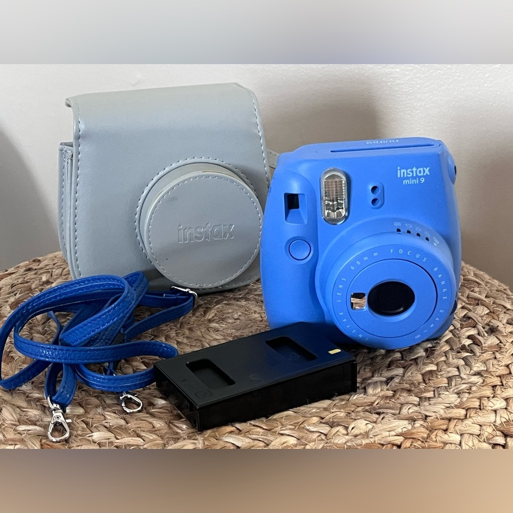 Fujifilm instax mini 9 Instant Camera Bundle